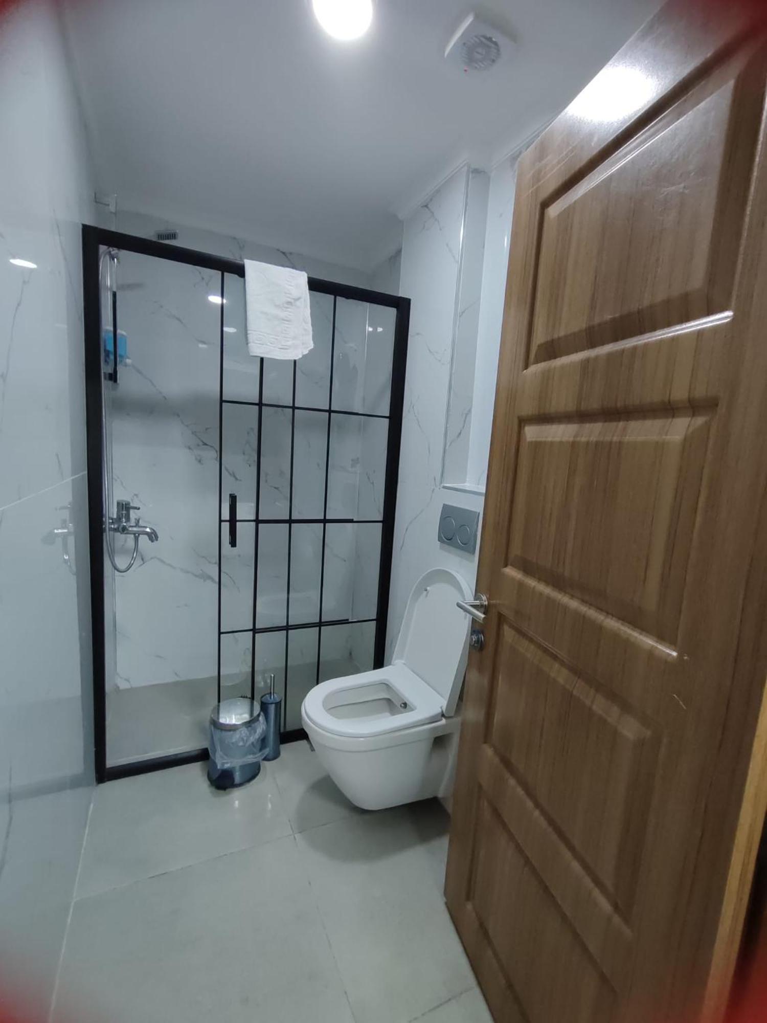 Mars Hotel Istanbul Bagian luar foto
