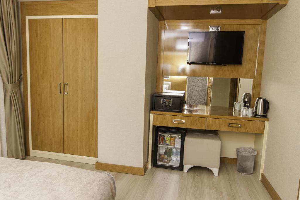 Mars Hotel Istanbul Bagian luar foto